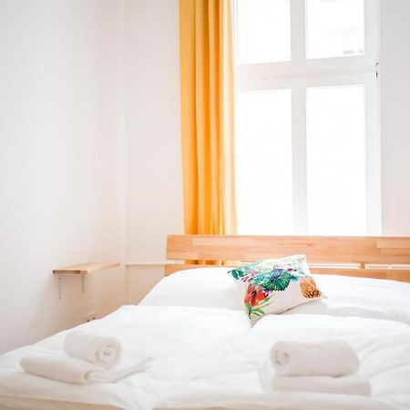 Spacious 3Br Plus Ac Self Check-In Street Parking Берлин Экстерьер фото